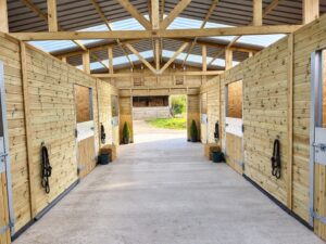 American Barn – 6 Stables | 36ft x 36ft