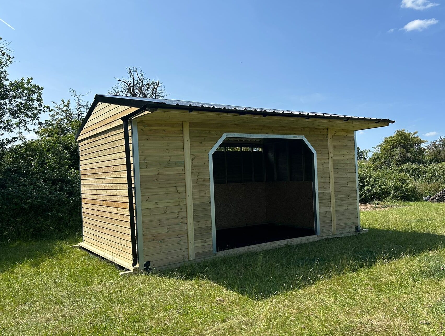 Mid-Size Apex Field Shelter (12x18)