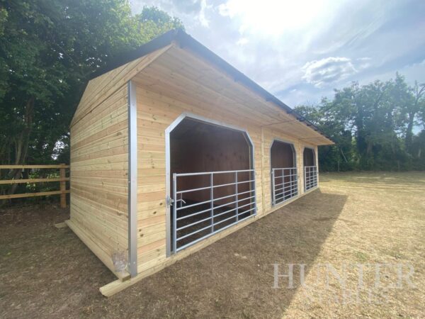 Extra-Large Apex Field Shelter (12x36) | Hunter Stables