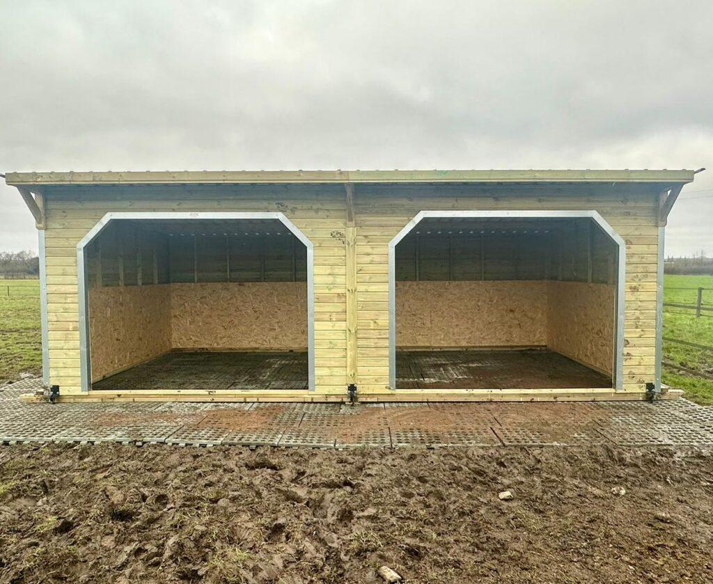 hunter stables with mudcontrol