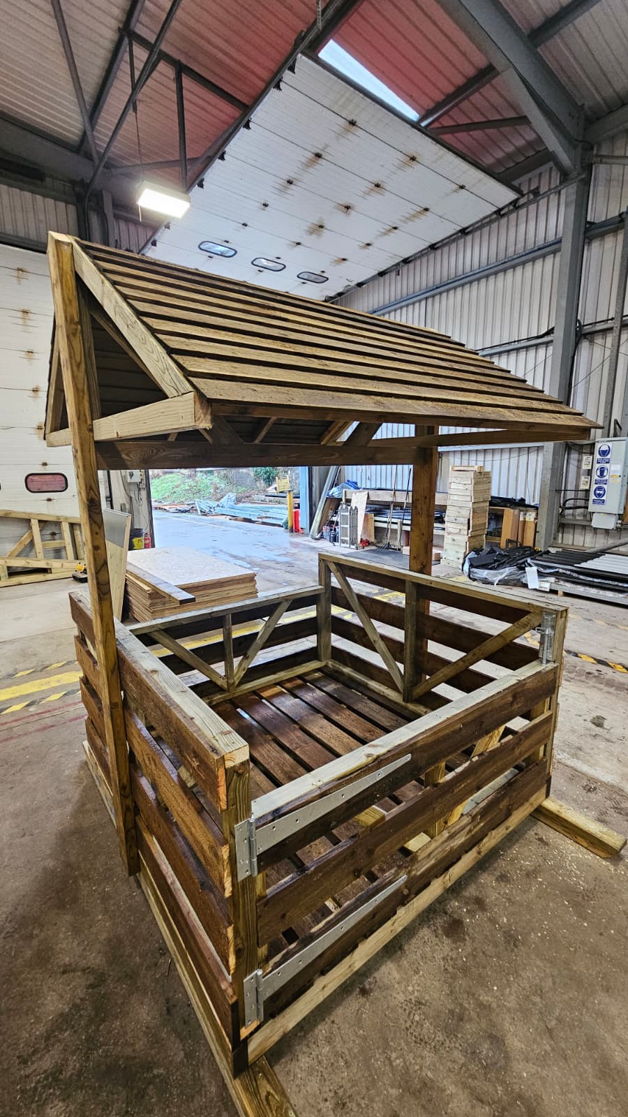 Timber Hay Feeder - Image 3
