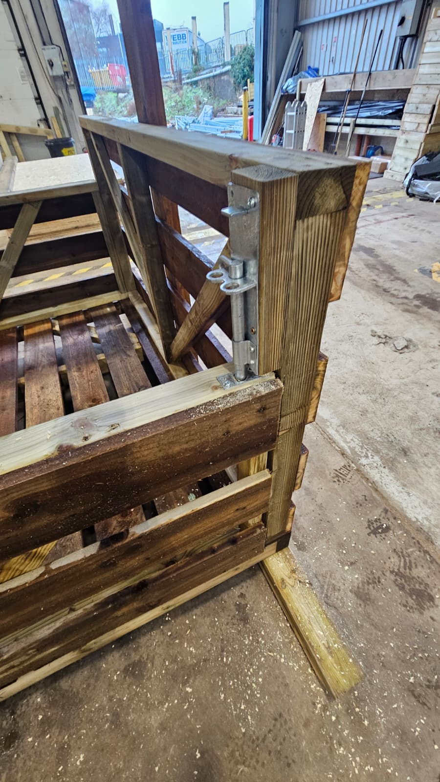 Timber Hay Feeder - Image 4