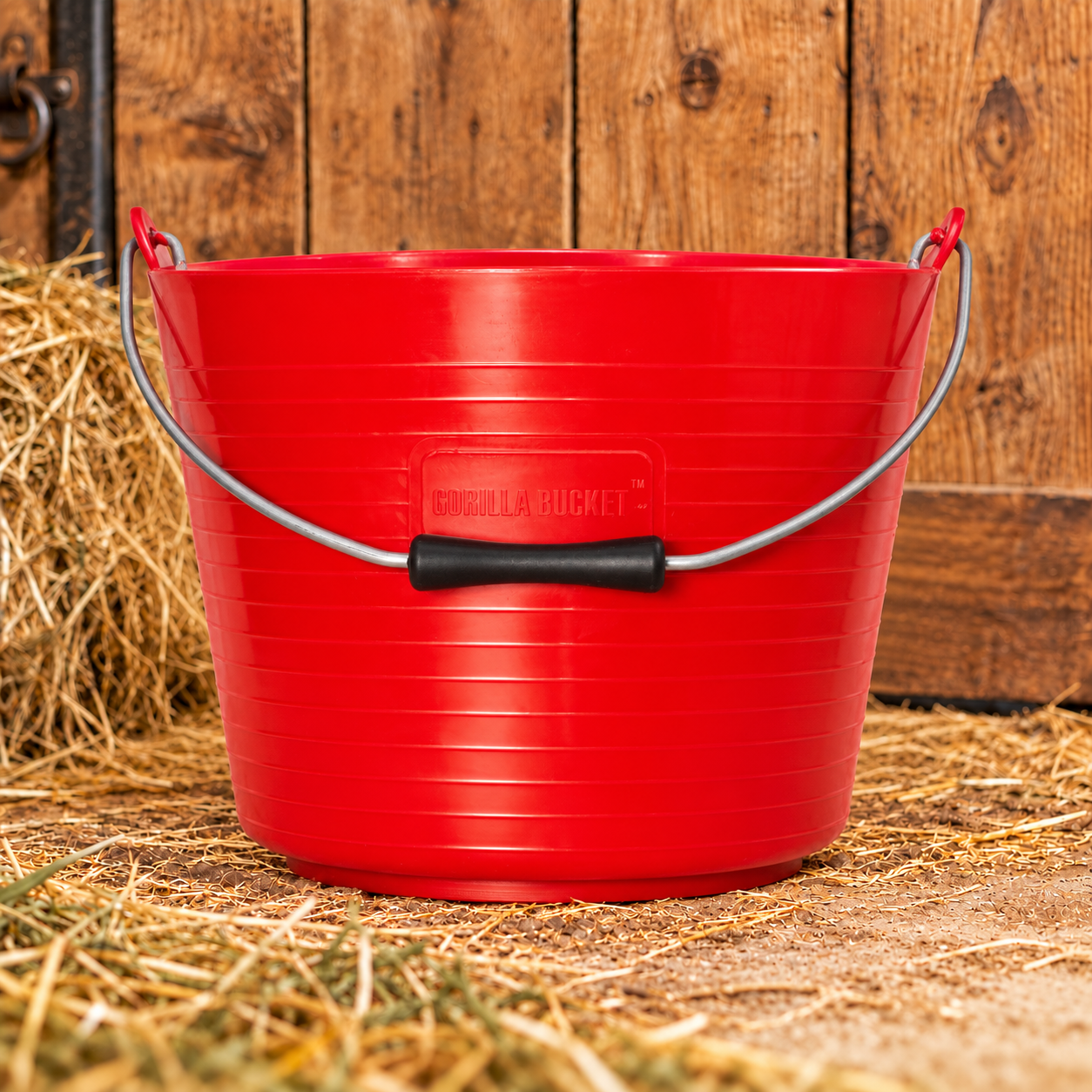 Red Gorilla Flexible Bucket 22L in Red